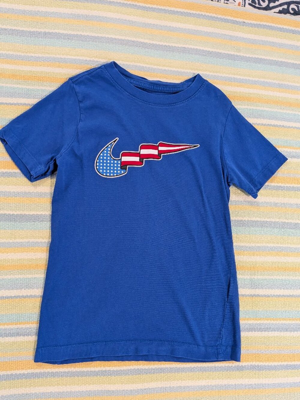 Boy's The Nike Tee Patriotic Red/White/Blue short sleeve tshirt small